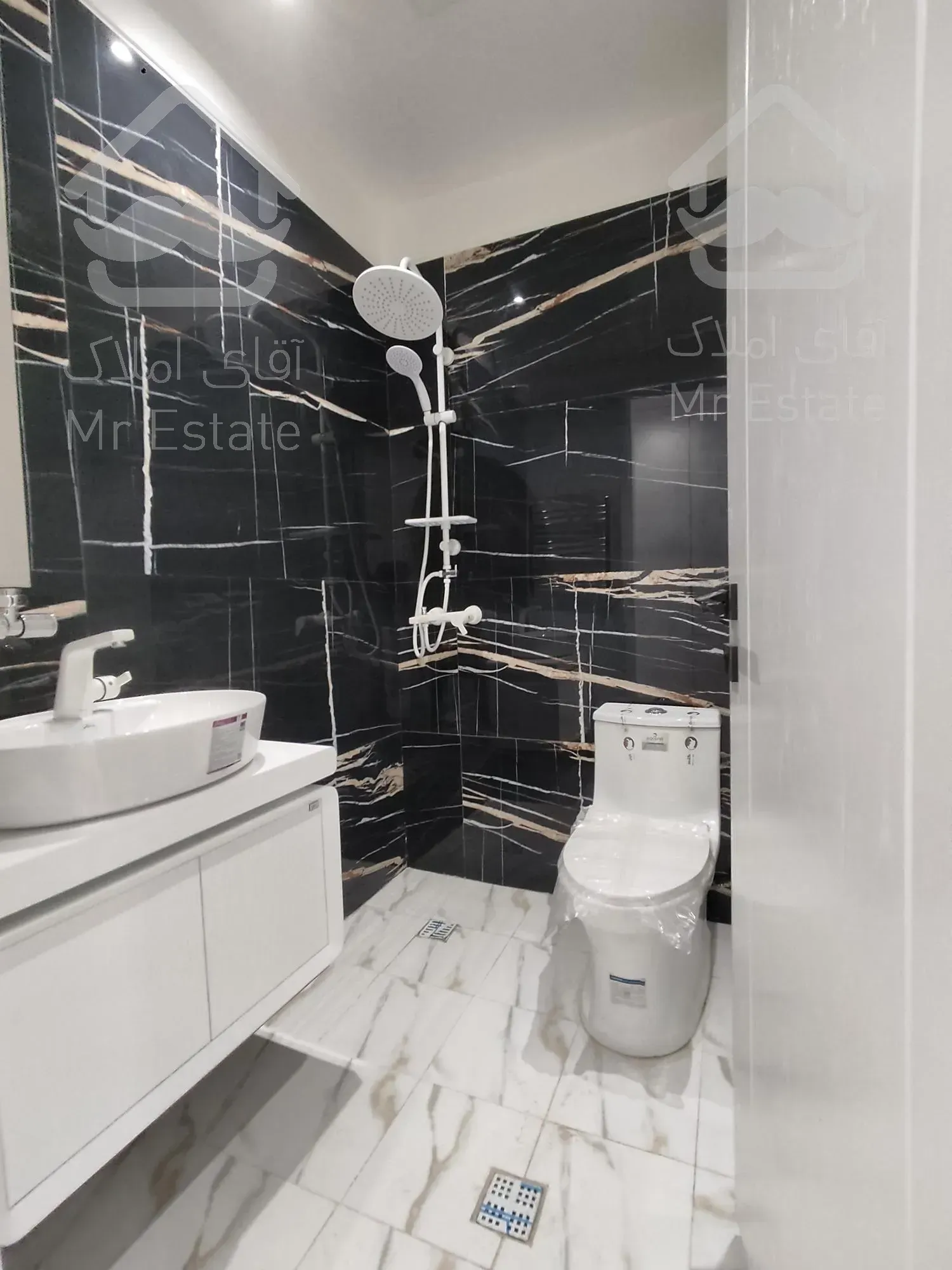 فروش ۱۳۵متری ۳خواب نوساز فول مشاعات دیباجی جنوبی