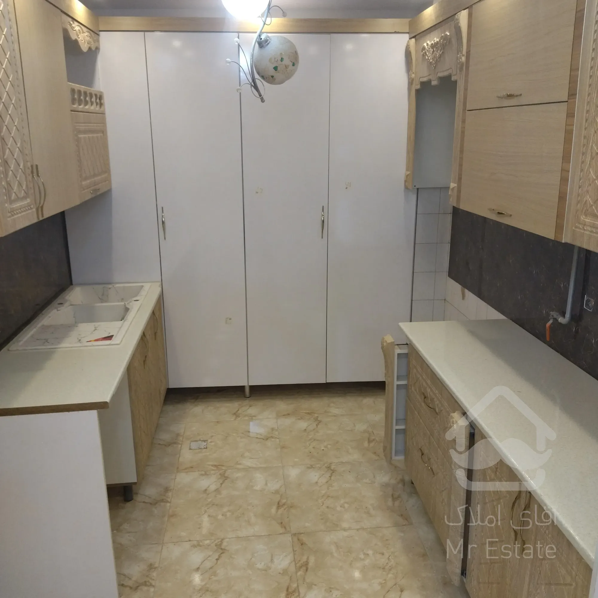 حیاط یک طبقه سرمایه گذاری تاپ لوکیشن خیابان آبرسان دمشقیه