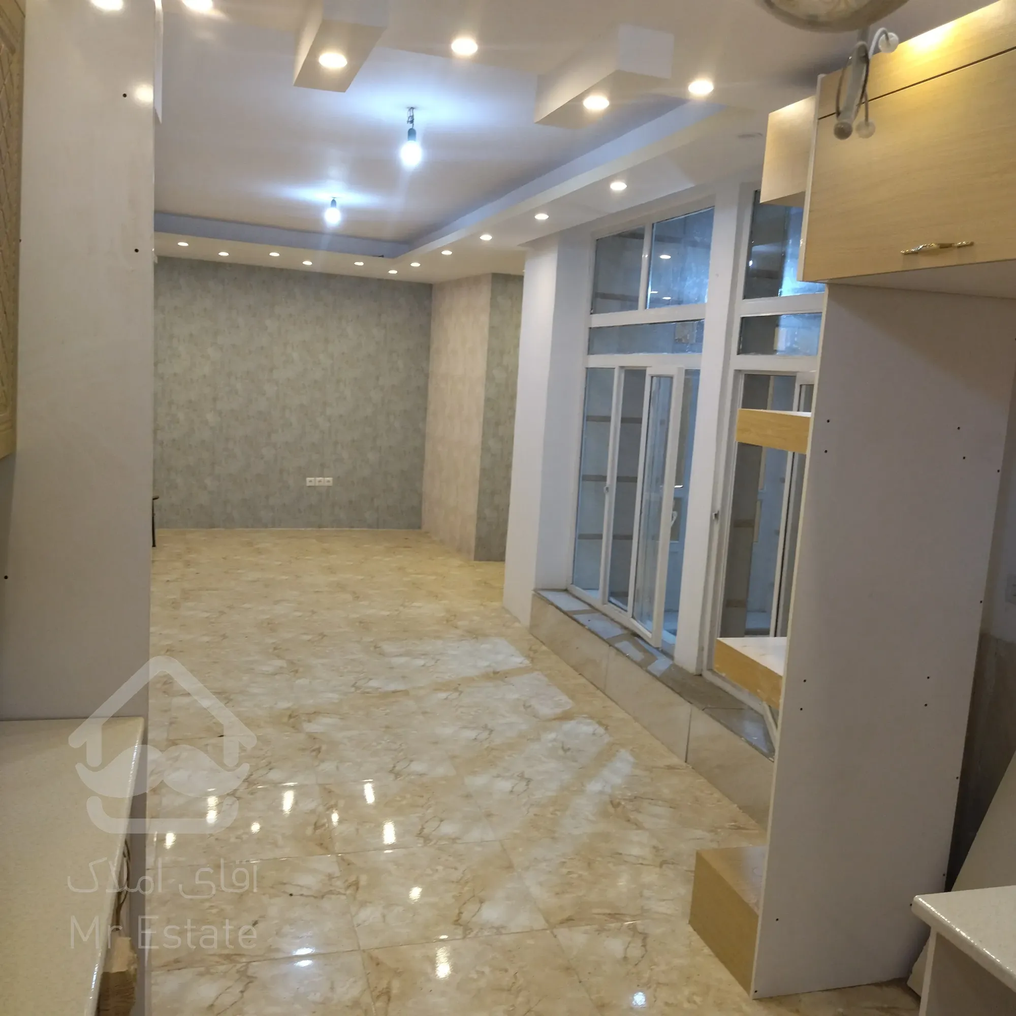 حیاط یک طبقه سرمایه گذاری تاپ لوکیشن خیابان آبرسان دمشقیه