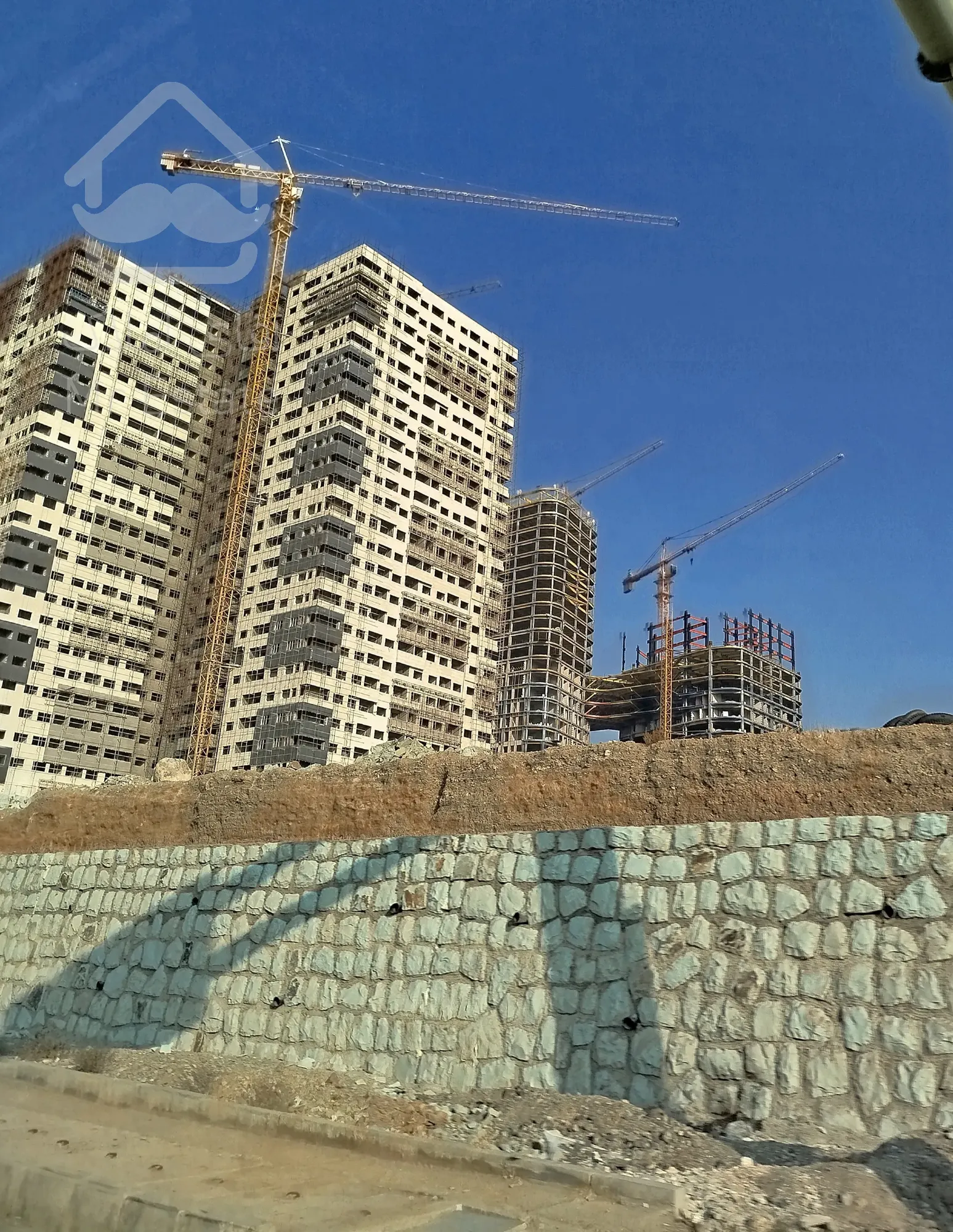 فروش واحد ۱۰۶متری منطقه ۲۲تاپ لوکیشن سنددار تک برگ