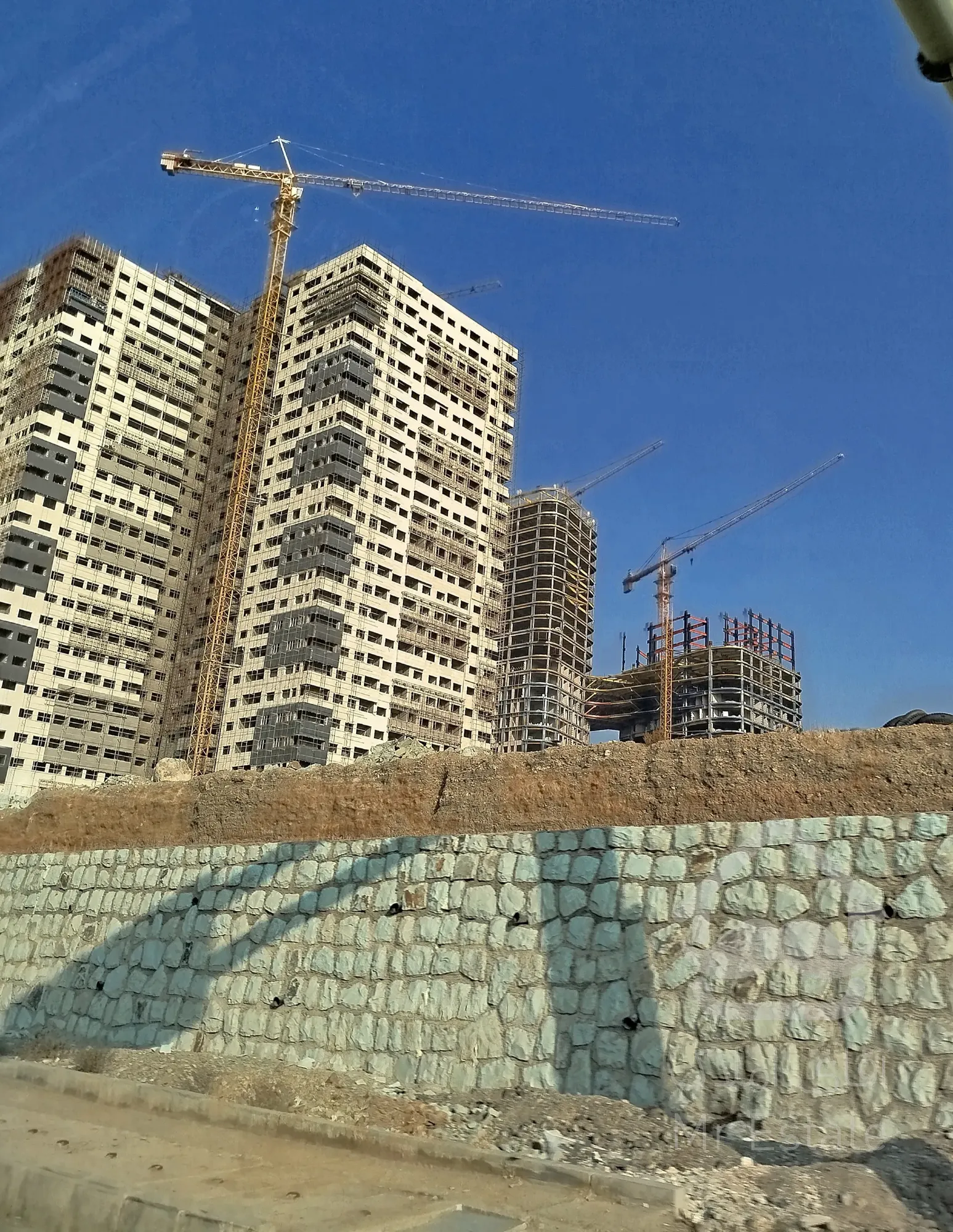 فروش واحد۱۰۶متری منطقه ۲۲ برج مجلل طراحی بی نقص