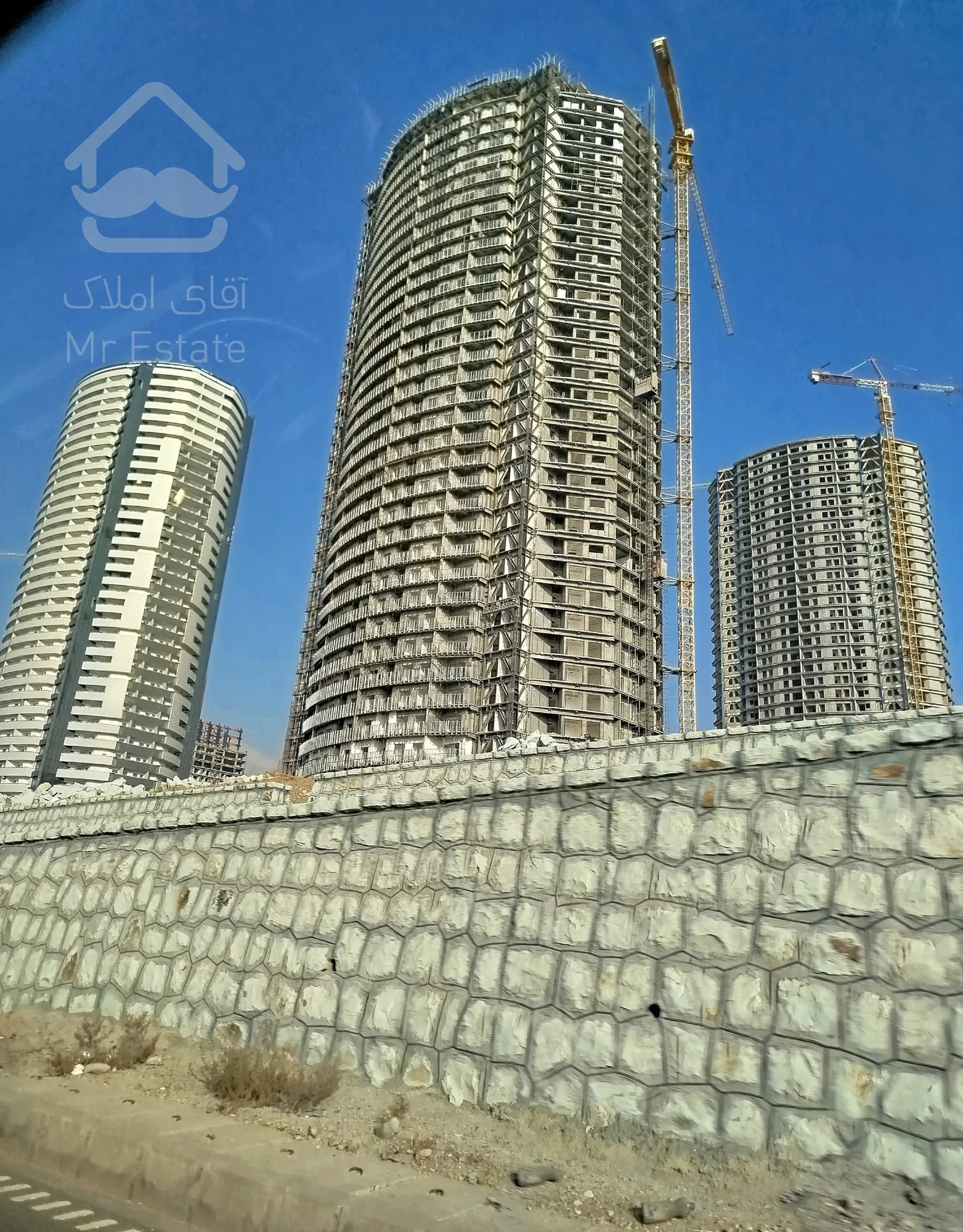 فروش واحد۱۰۶متری منطقه ۲۲ برج مجلل طراحی بی نقص