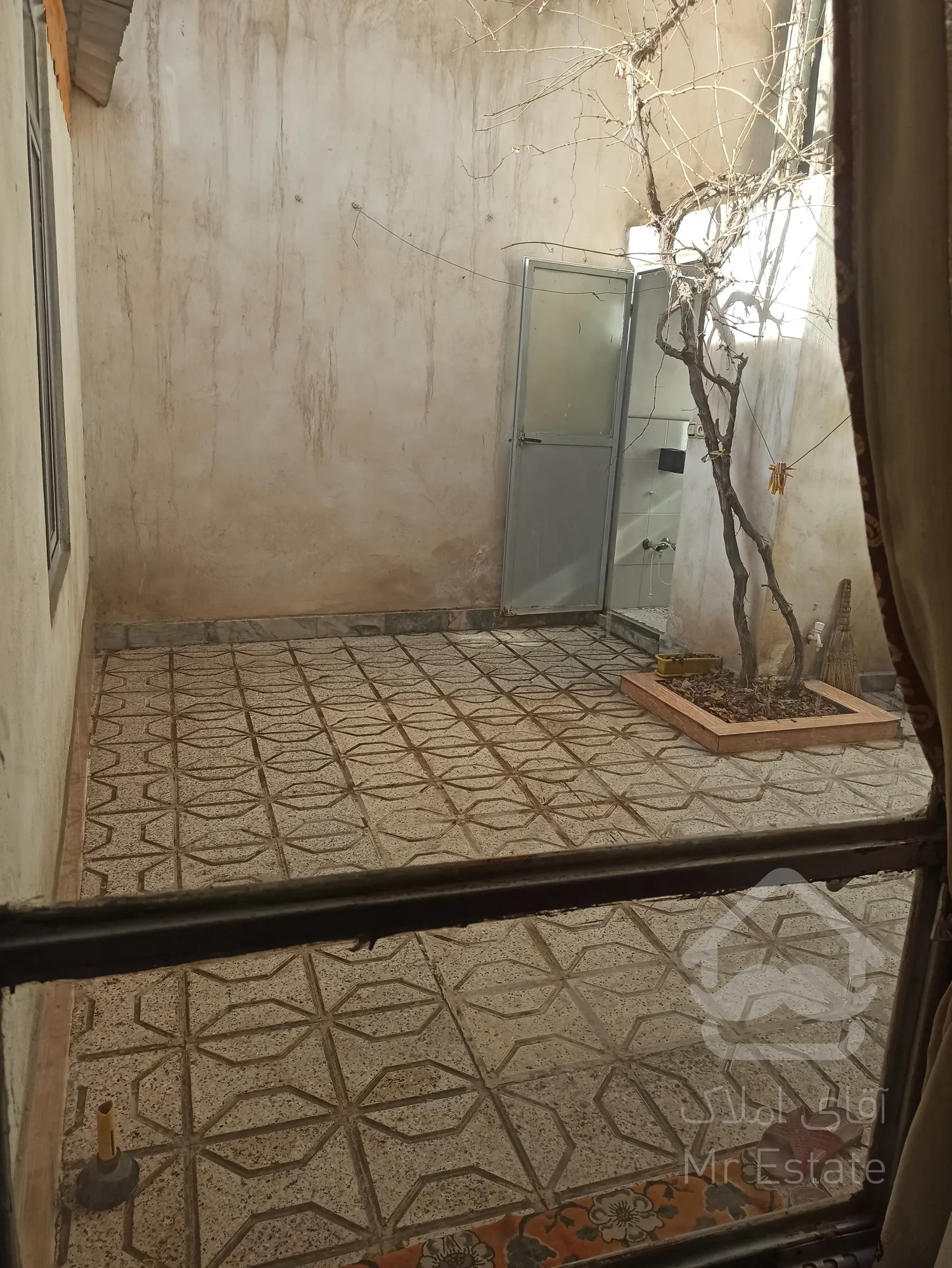 آپارتمان 120متر.2 خواب .همکف با مغازه