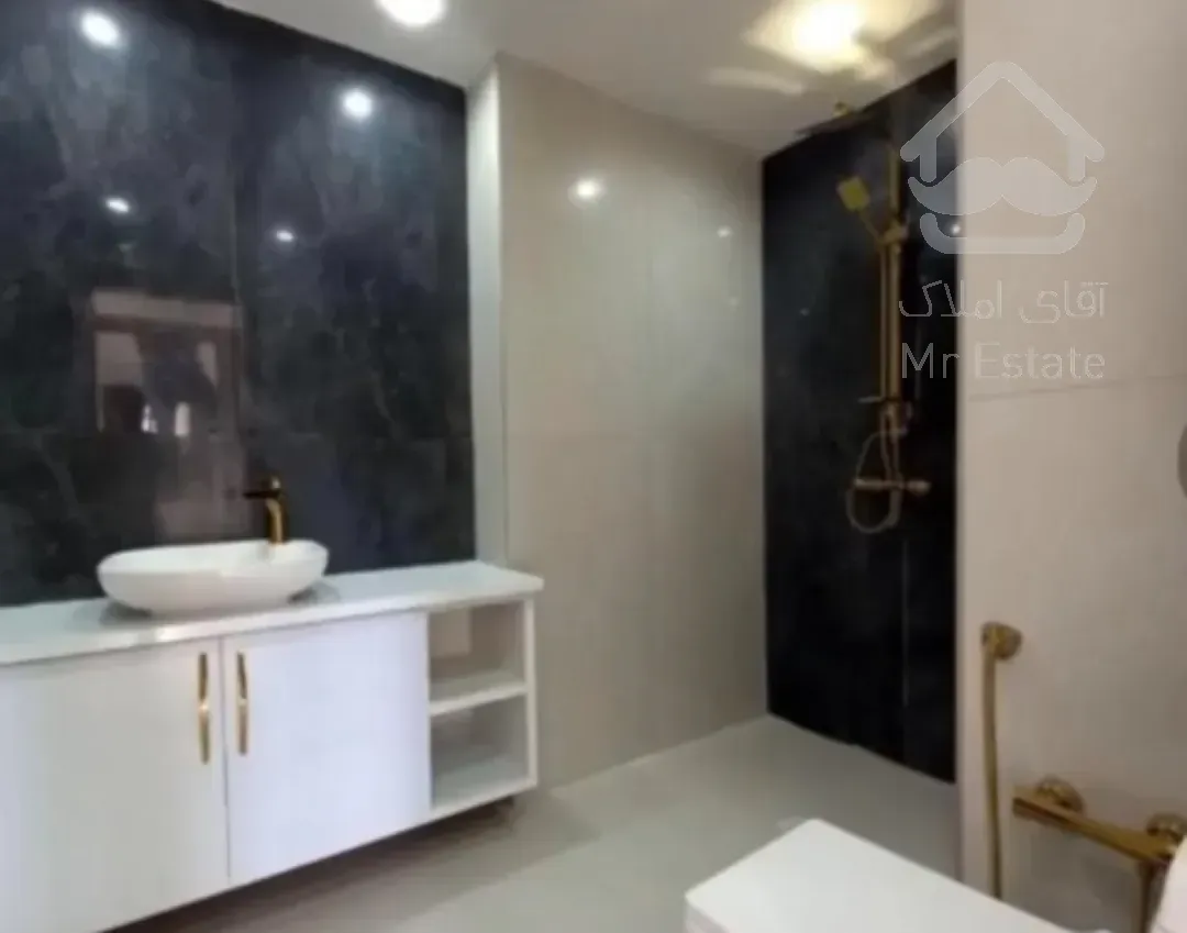 واحد ۱۰۰متری/برج باغ*چیتگر*ایرانمال/معاوضه