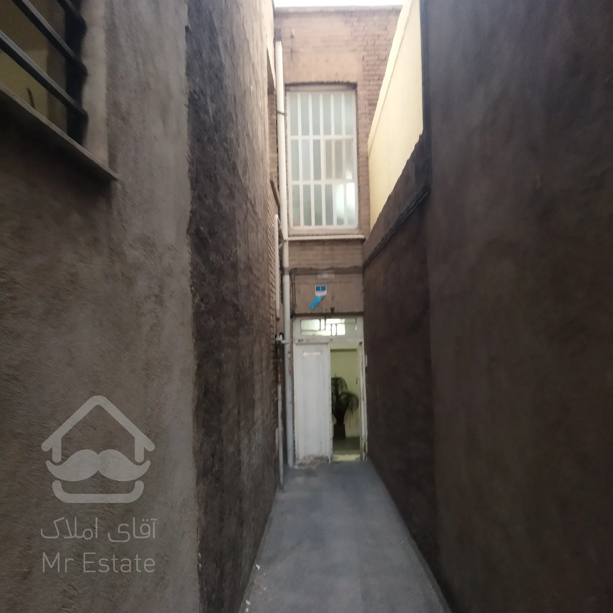 ملک کلنگی ۲۳۱ متری