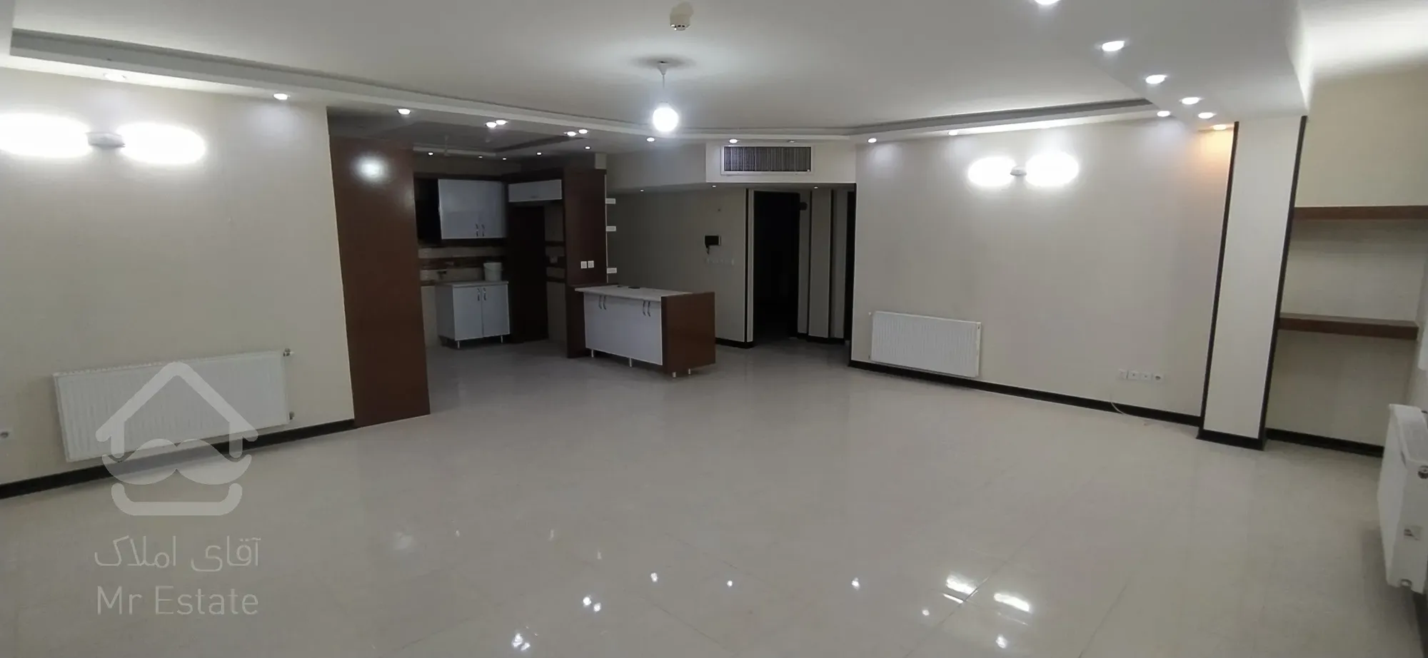 آپارتمان سه خوابه طبقه دوم