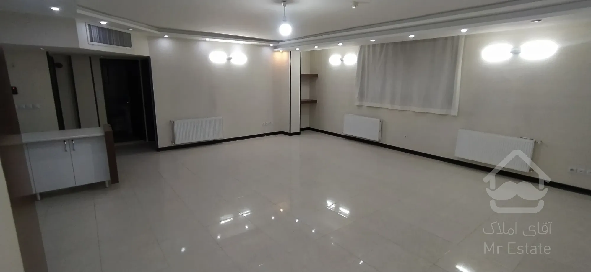 آپارتمان سه خوابه طبقه دوم