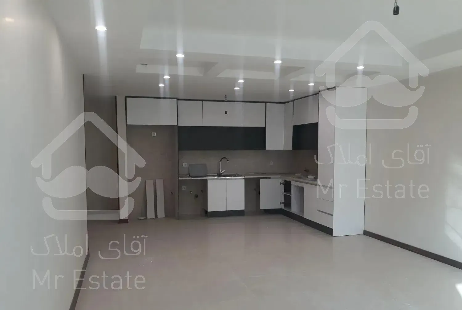 ۱۲۰ متری، نوساز، خرازی