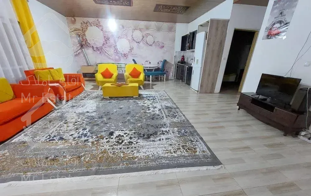 استخردار همکف دوخواب تمیز مالکم