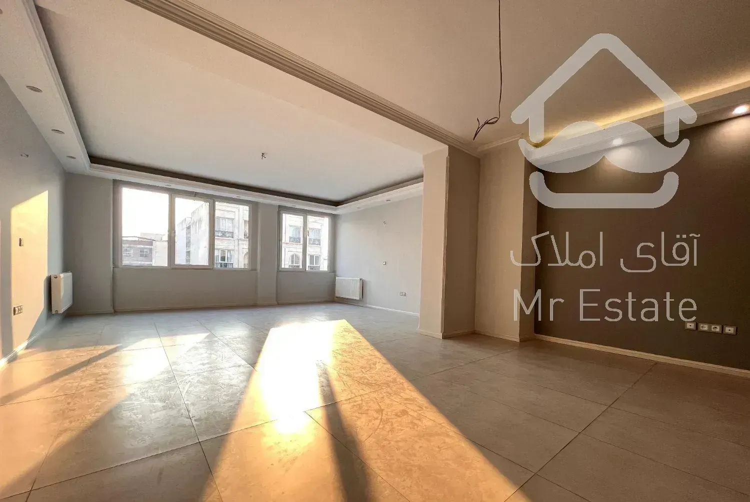 ۱۳۵متر/گذر عریض/لوکیشن دنج/نورگیری مستقیم