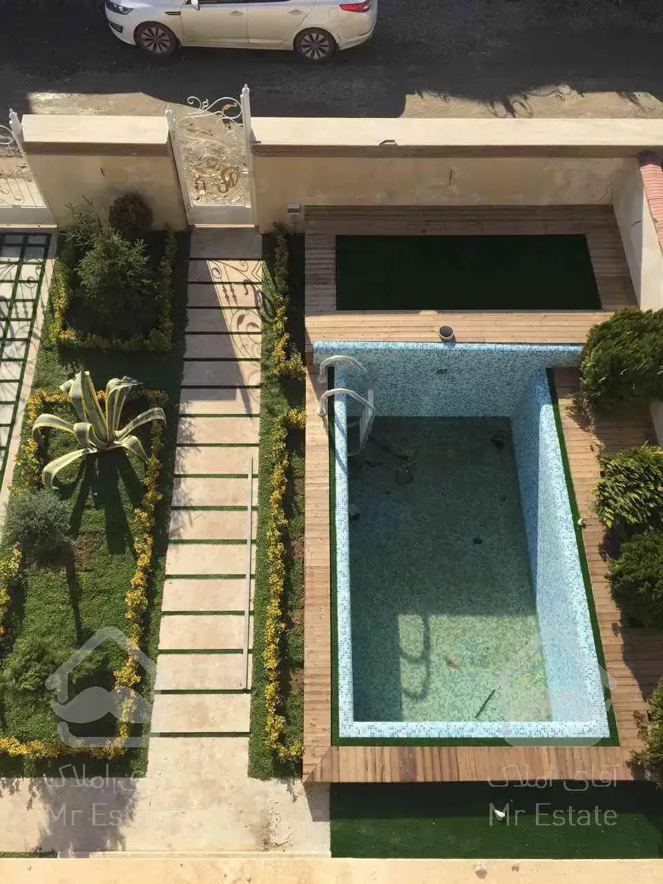 فروش ویلا ۳۳۰متری