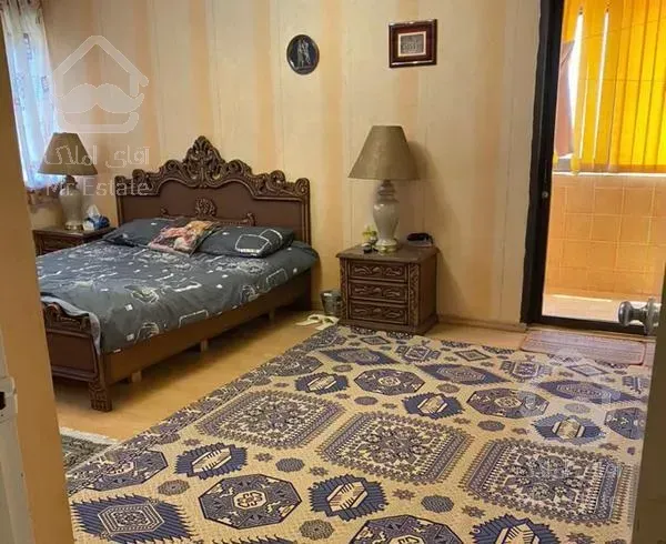 واحد بالکن دار با پارکینگ سرپوشیده وانباری میباشد