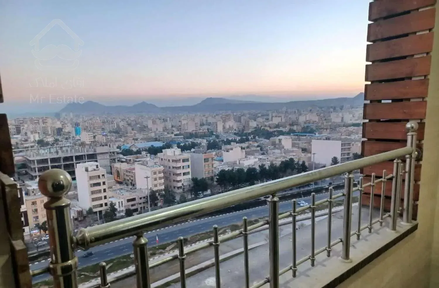 برج فردوس، طبقه ۱۳، ویو ابدی