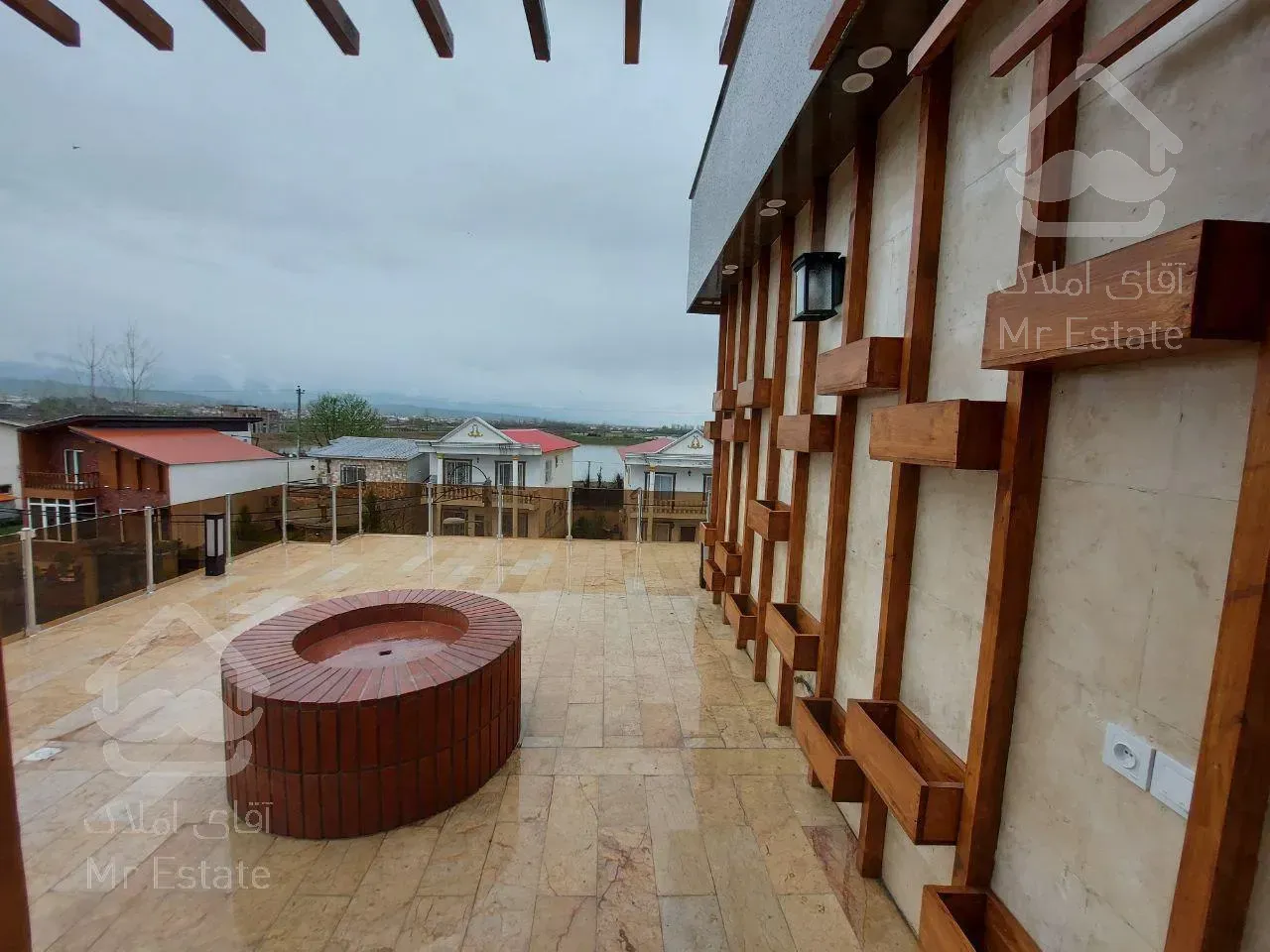 فروش ویلا ۲۵۰متری