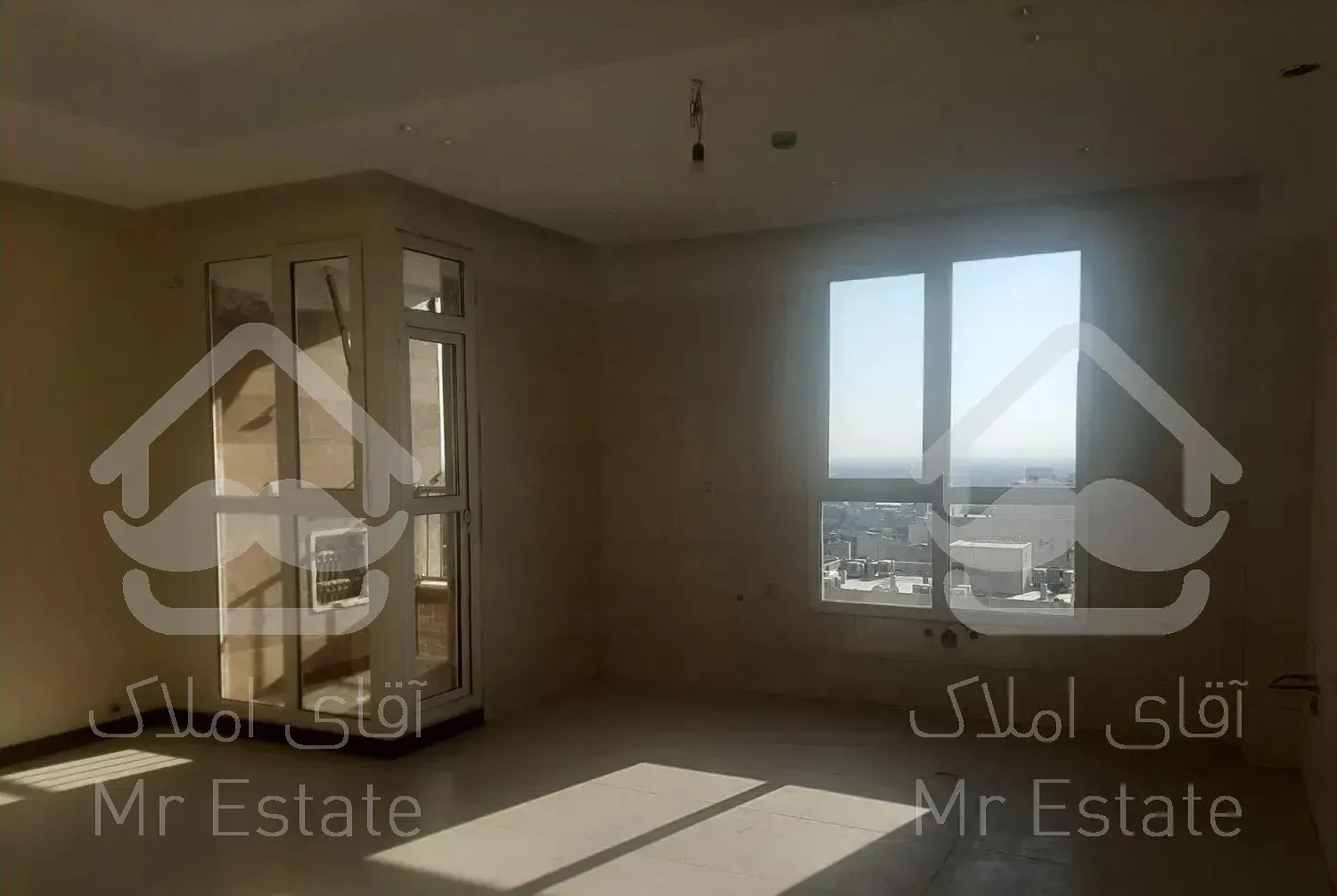 ۷۵ متری دو خواب جنوبی غرق نور با دید منطقه