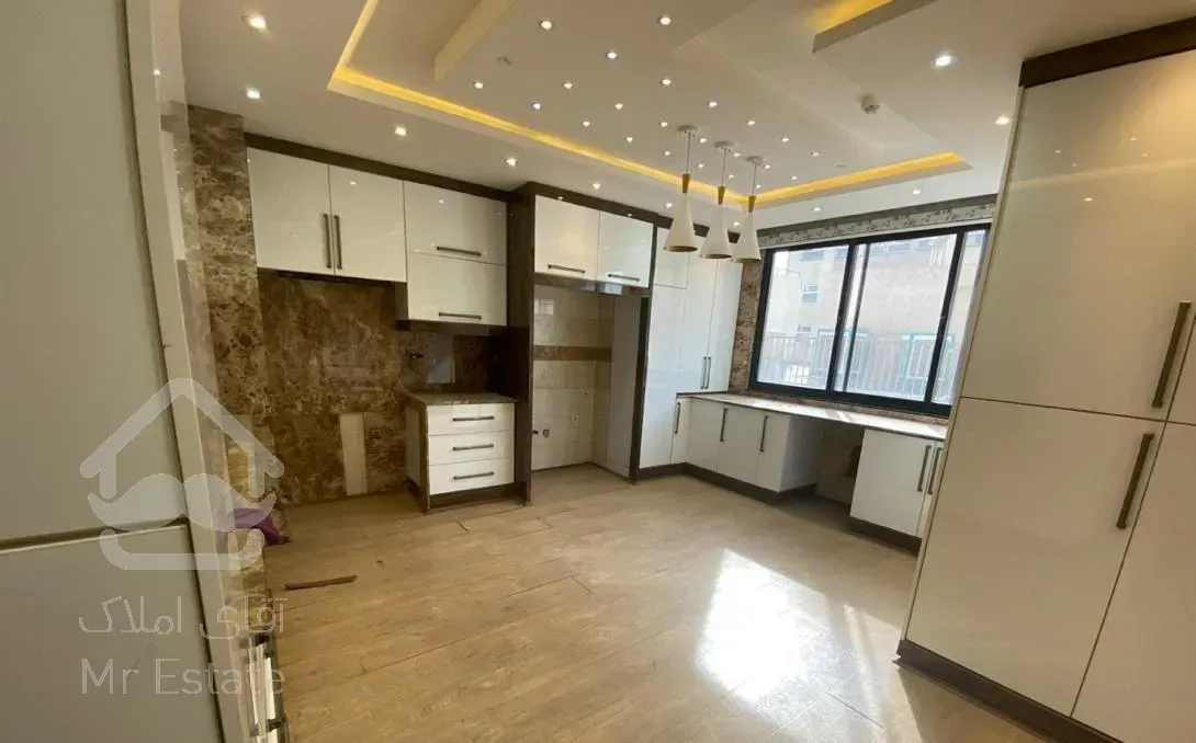 آپارتمان ۲۰۰متر /سه خواب /تک واحدی/دو بر/نور فرهنگ