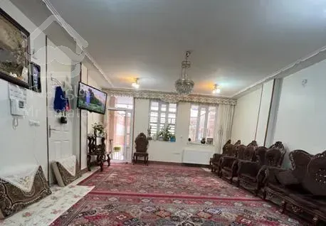 فروش یک واحد طبقه همکف راه جدا با حیاط اخصاصی