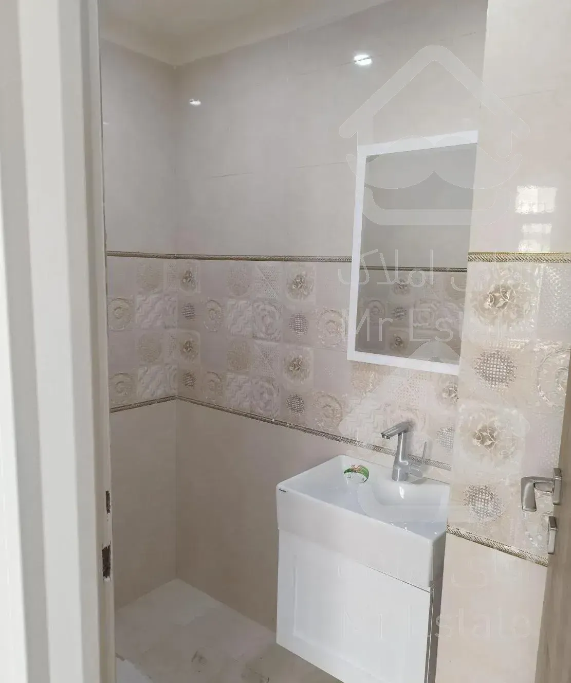 ۱۰۹متر/فول امکانات/۳ساله/با۳پارکینگ/تهران ویلا