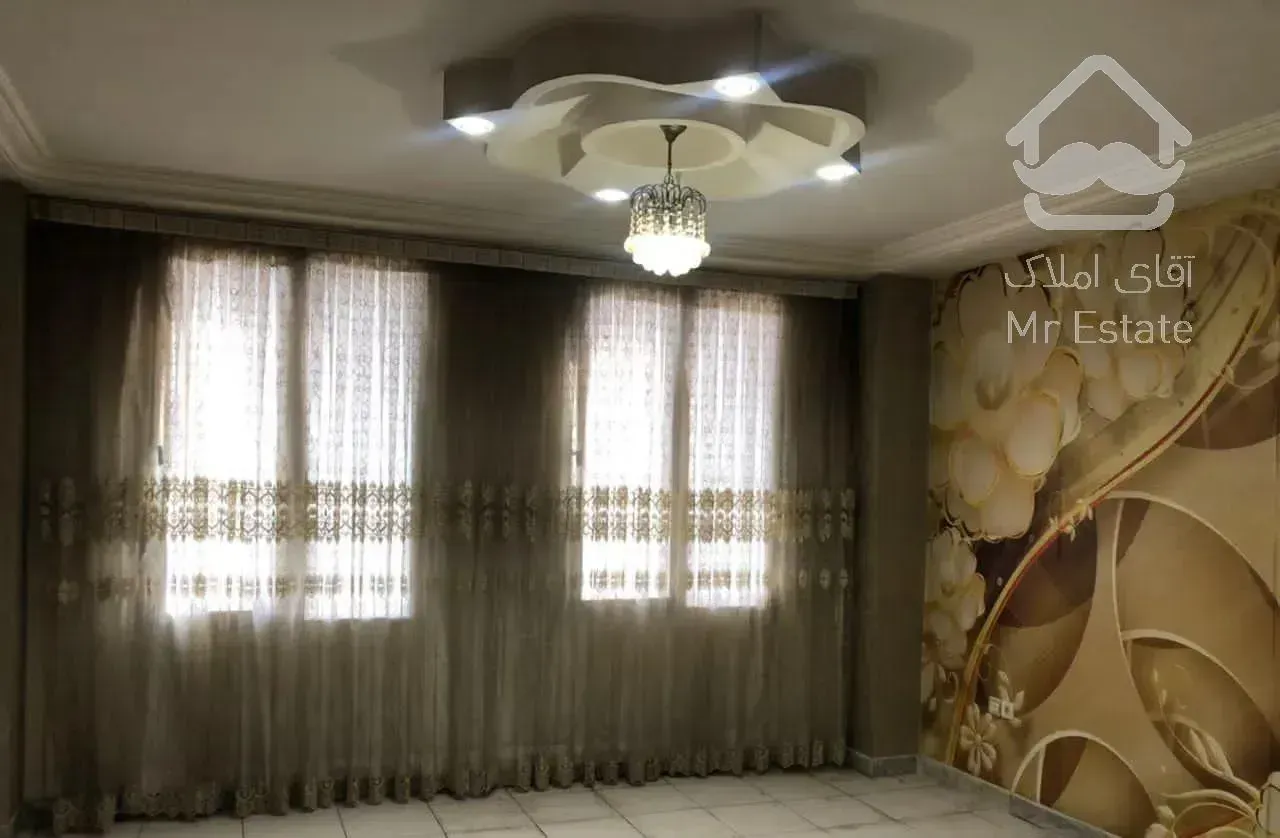 آپارتمان بلوار ارم ، روبروی باغ سیب