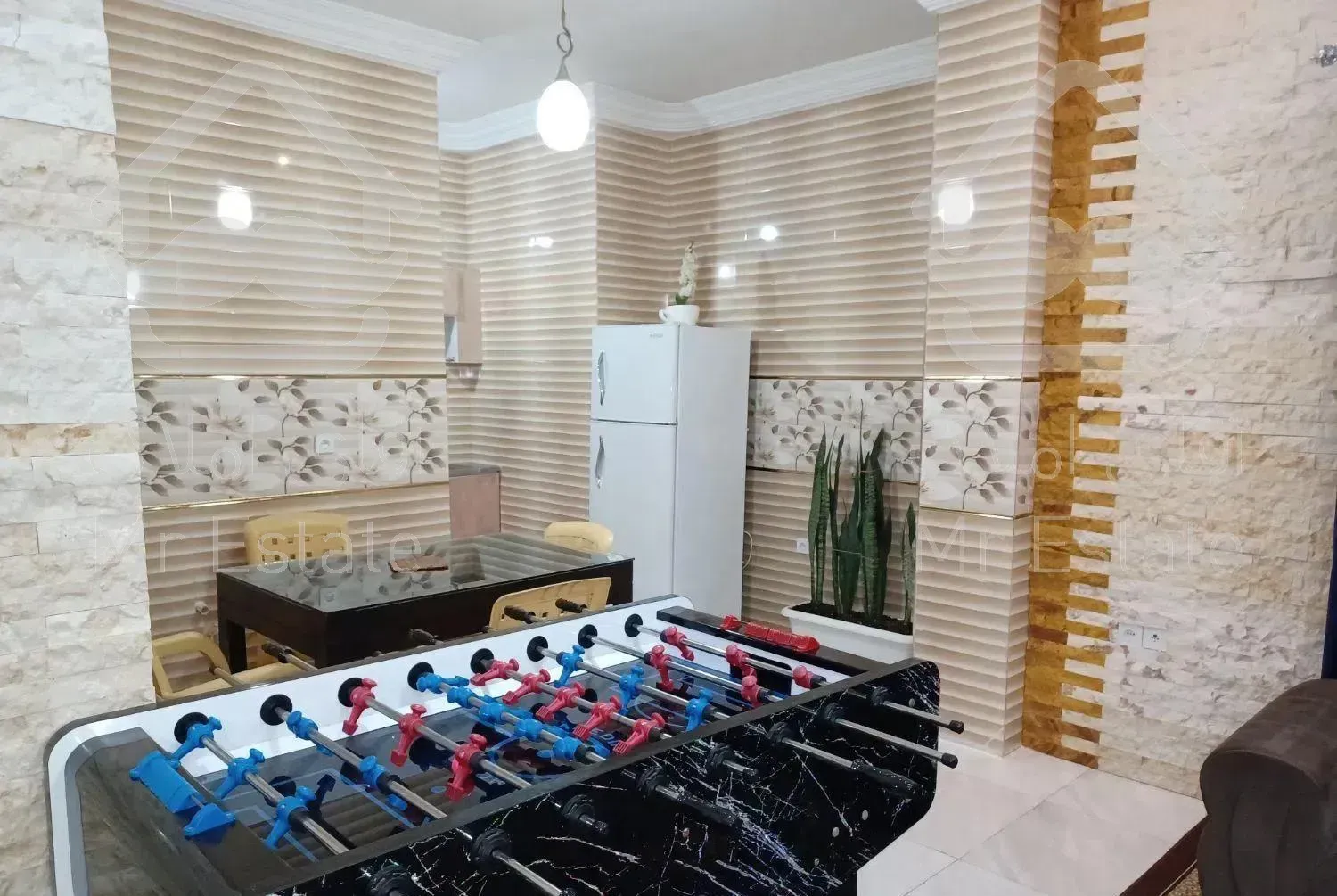 استخرآبگرم،جکوزی،بیلیاردخودم مالکم