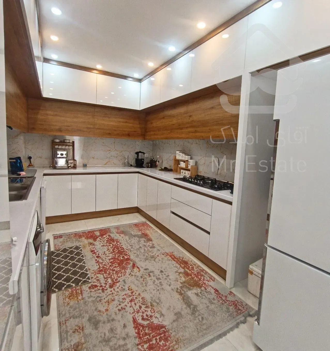 ۸۵ متر با ۴۰ متر حیاط اختصاصی، دو خواب، نوساز