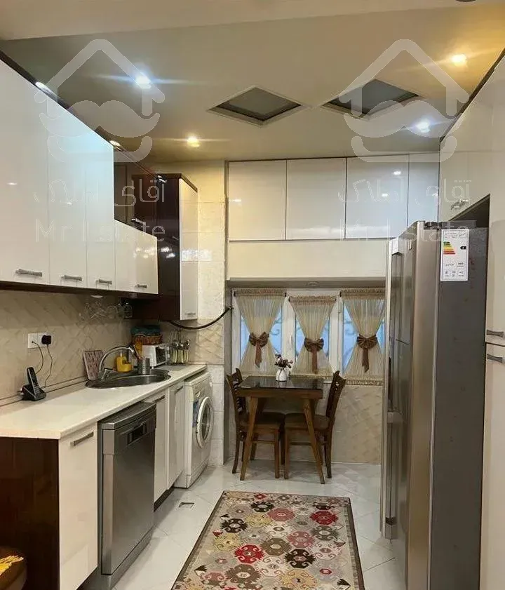 49 متر         امیریه