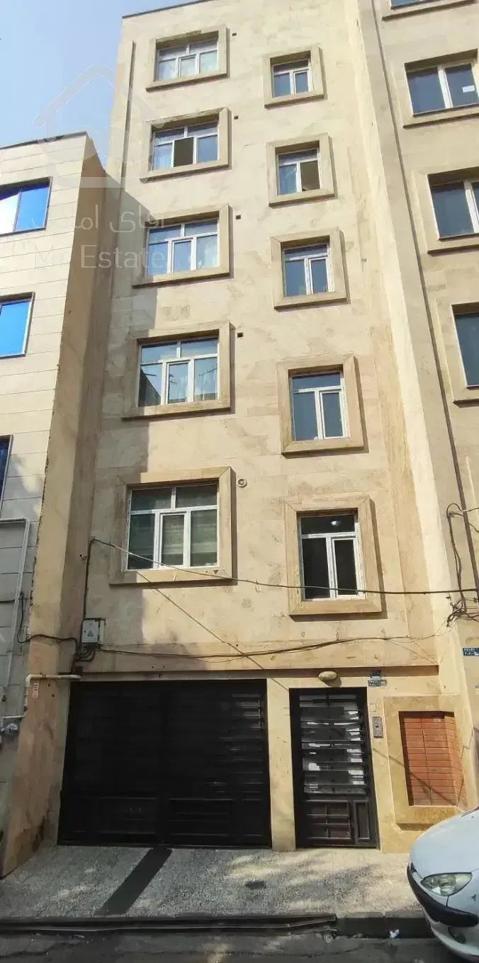 آپارتمان ۱۰۰ متر