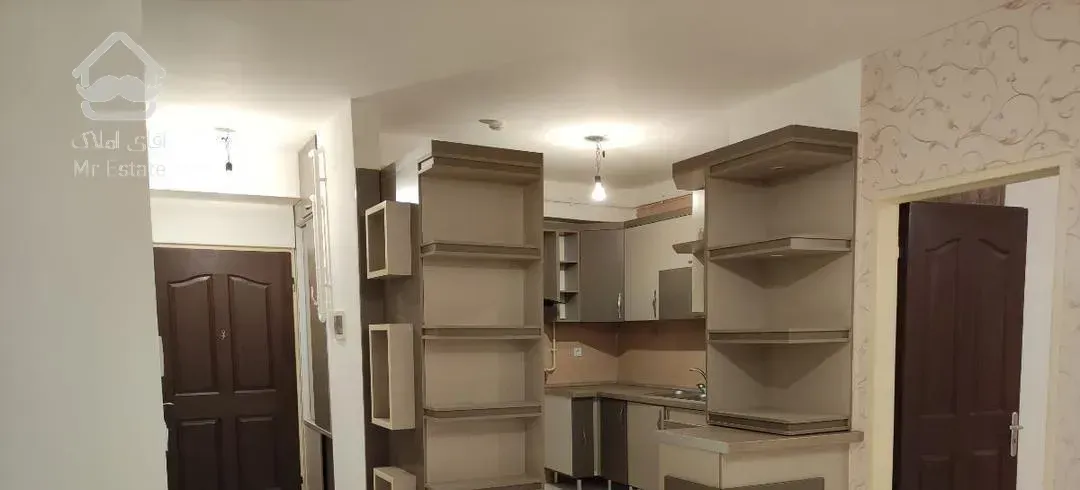 آپارتمان فول امکانات۴ متر حیاط در سهند ۶۸ متر