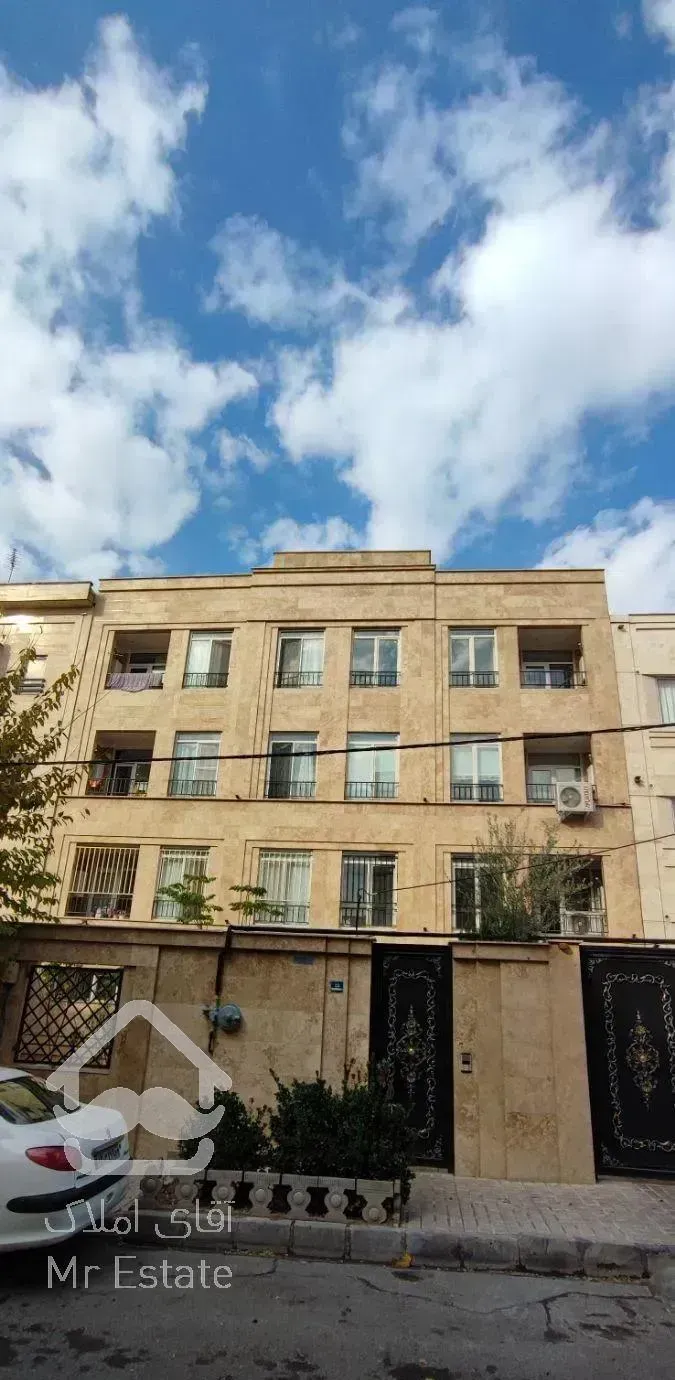 119متر سه خواب شخصی ساز دریاچه چیتگر