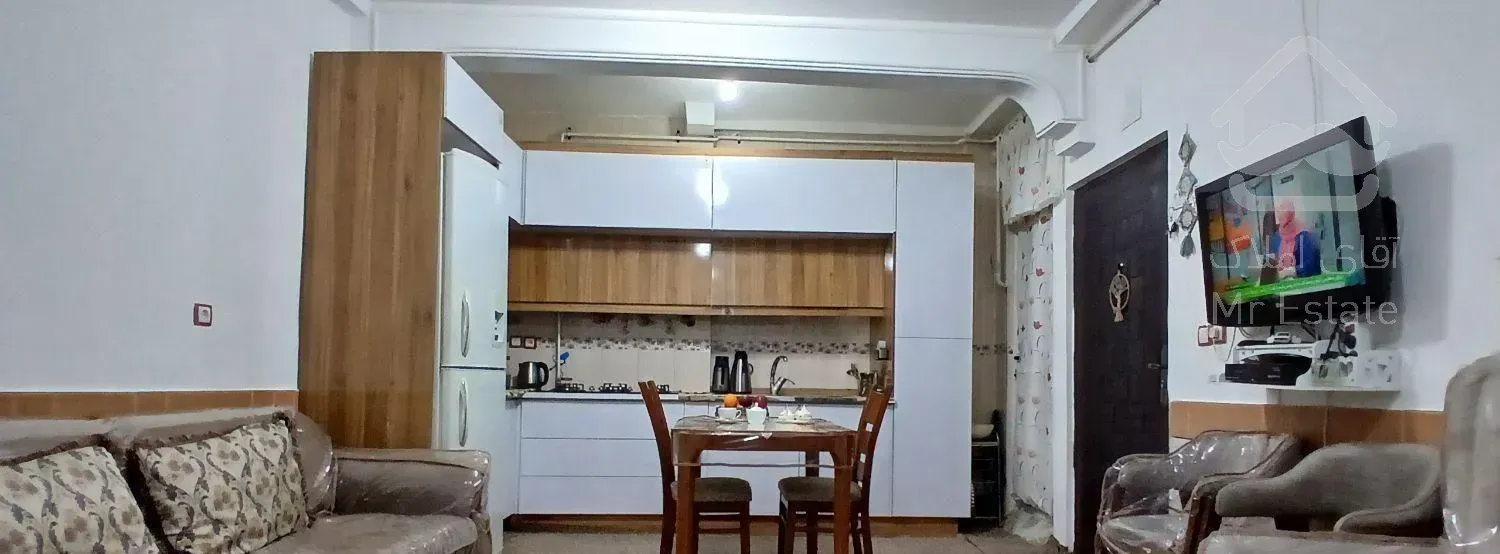 فروش آپارتمان ۶۷ متری ۲ خوابه طبقه ۱ پارکینگ دارد