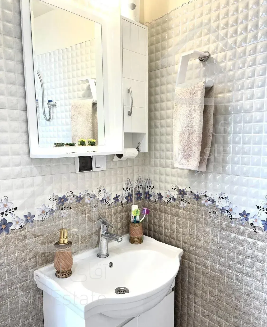 ۷۲متر یک خوابه/خوش نقشه/پارکینگ سندی