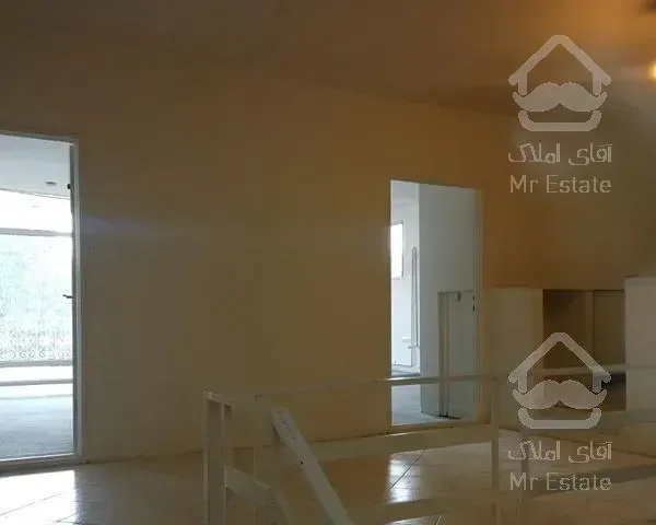 ویلا 373 متری بر خ معلم