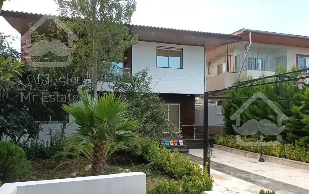 سیصد متری سند دار