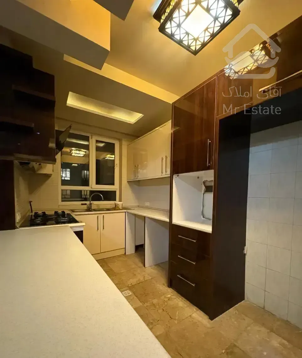 ۱۱۵متر*بهترین کوچه فلکه دوم*۳پارکینگ/سکونت چندساله