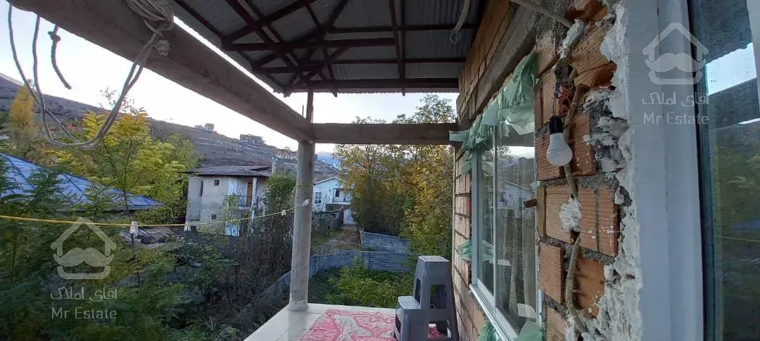 دو طبقه و یک انبار ۴۲ متری،طبقه بالا تکمیل