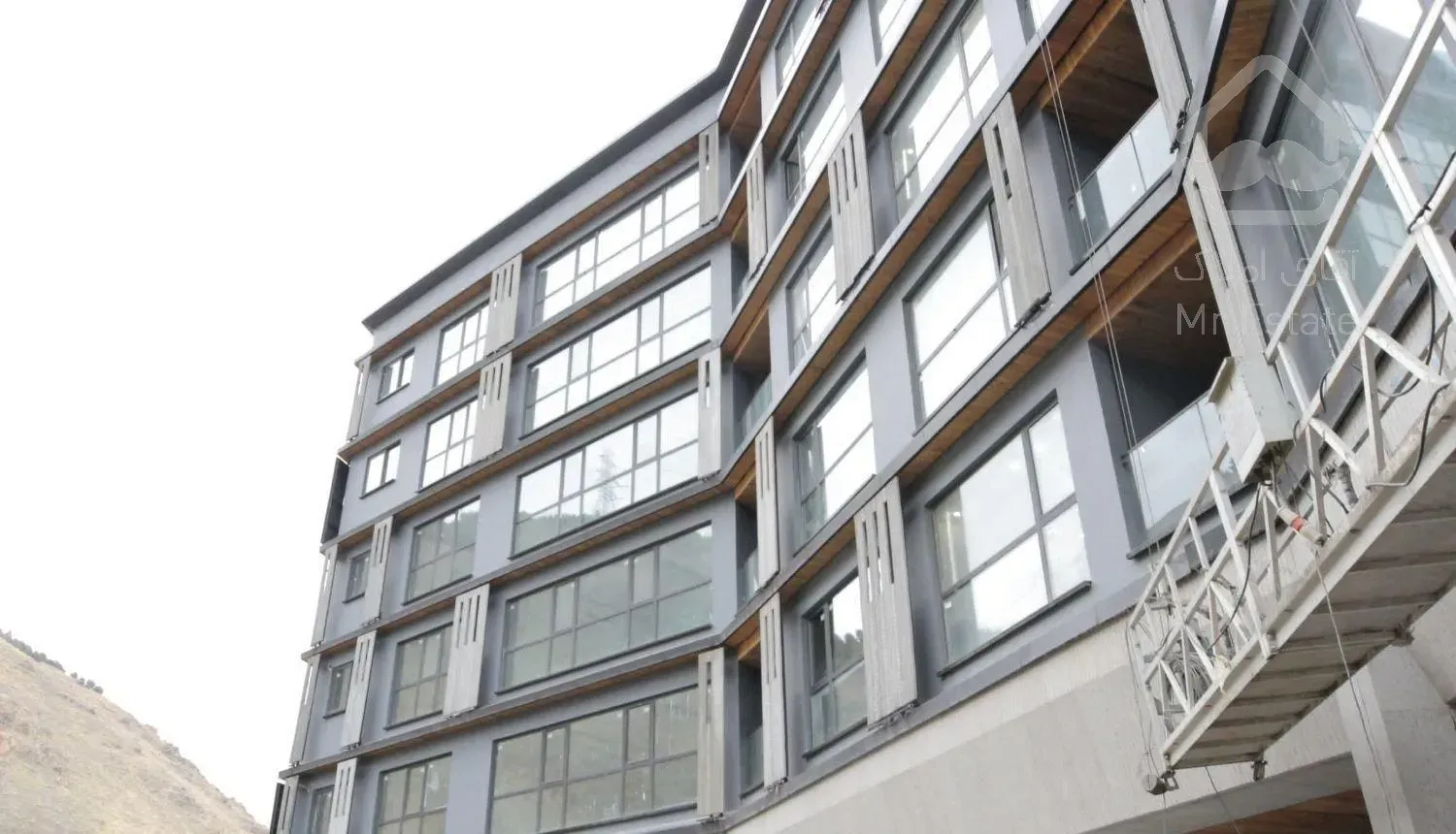 فروش آپارتمان ۲۰۰ متری ۳ خوابه در دارآباد