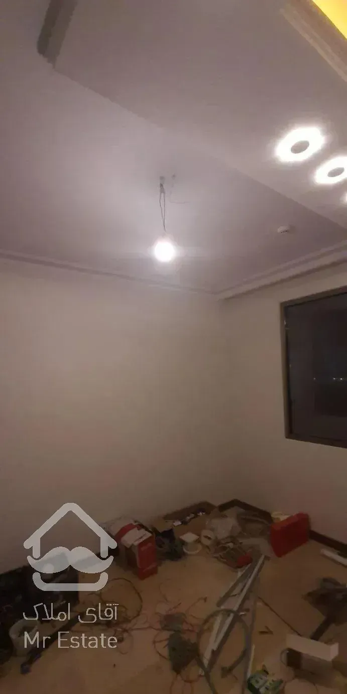 ۱۸۰ متر موقعیت اداری با ۳ اتاق دریاچه خلیج فارس