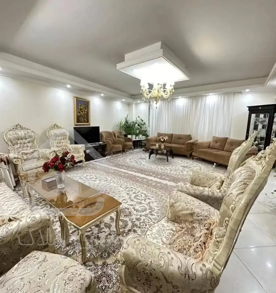 ۷۹متر/۲خواب/سالن‌ پرده خور/رو به آفتاب