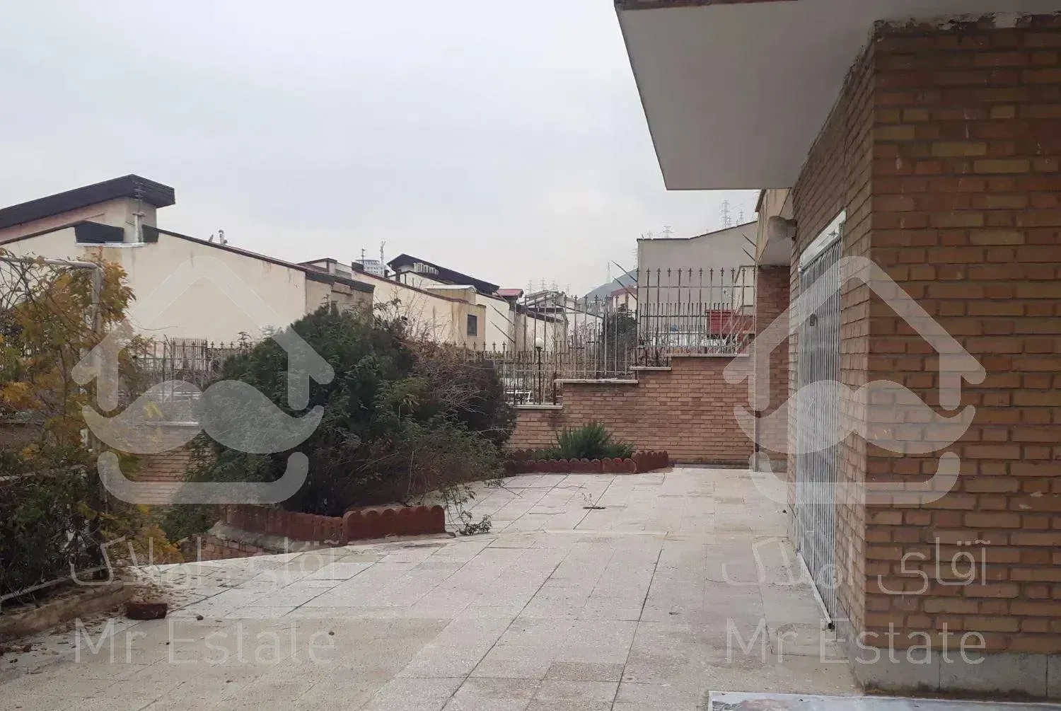 ۸۰۰متر در شهرک دانشگاه شریف