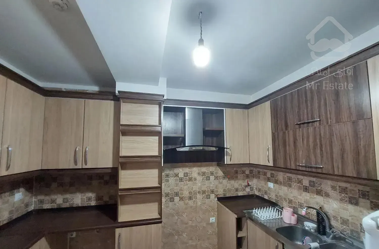 واحد ۱۱۵ متری جنوبی آفتابخور طبقه ۹ در خیابان صدر