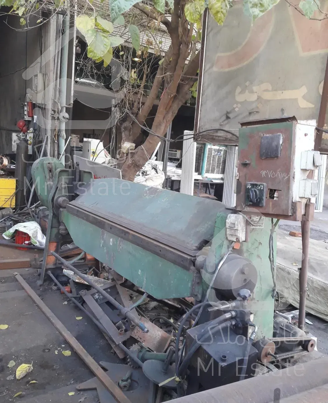 کارگاه آهنگری و ساخت انواع سازه های فلری ندائی