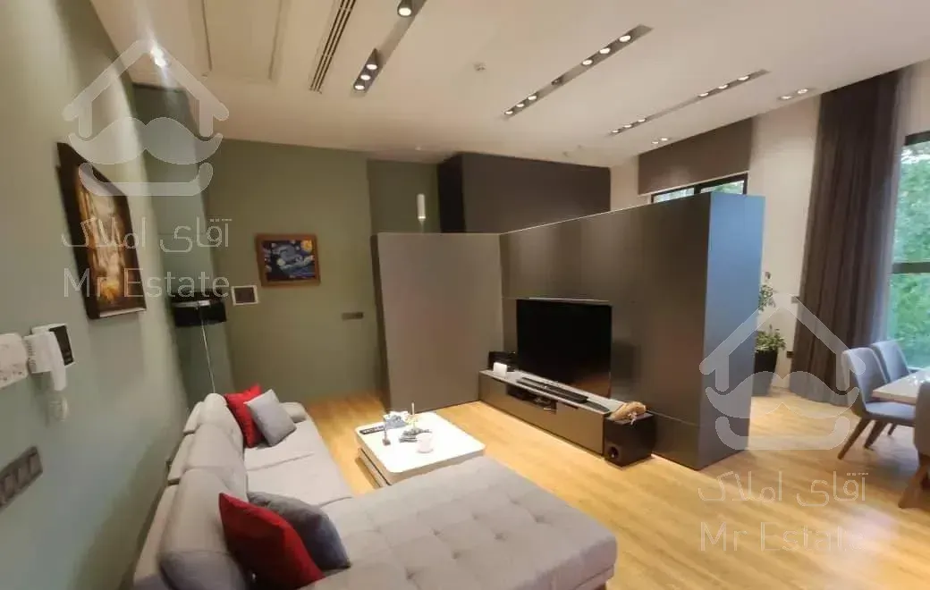 فروش ۱۳۰ متر آپارتمان مشرف به دره درکه