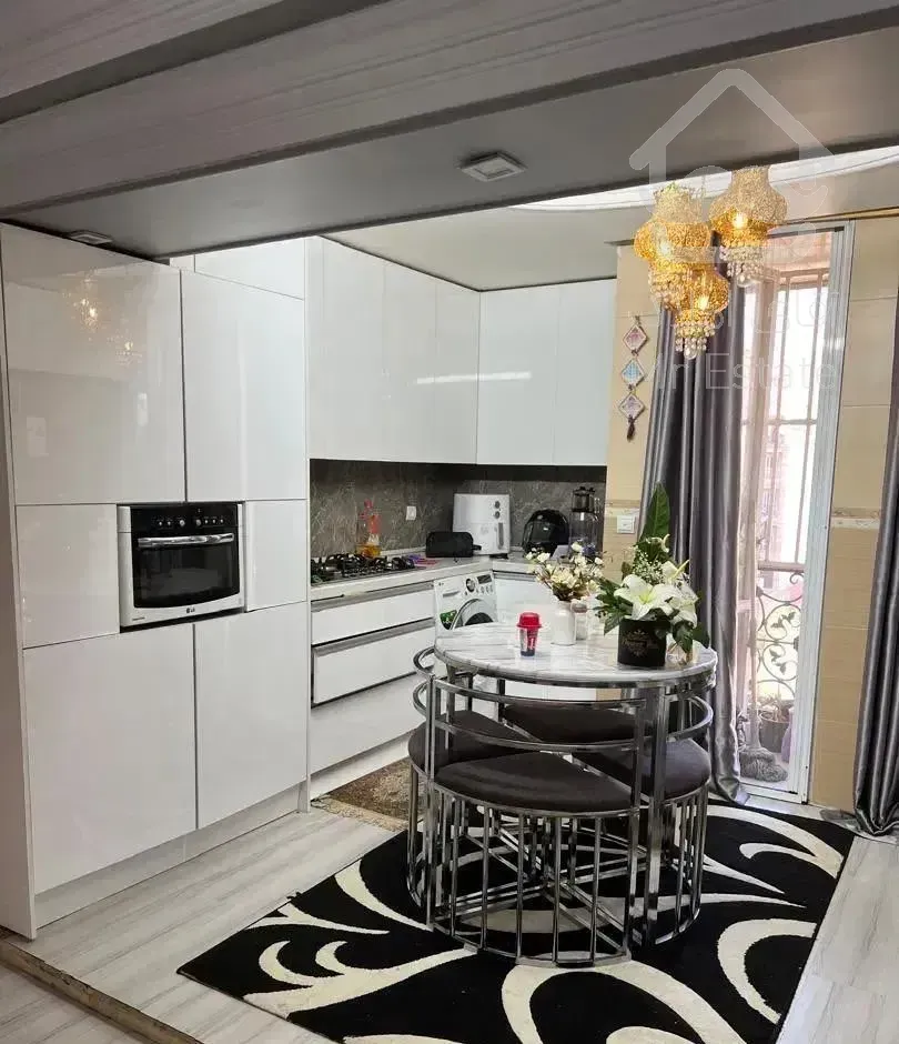 تهرانپارس۸۶ متری فول ۸ ساله