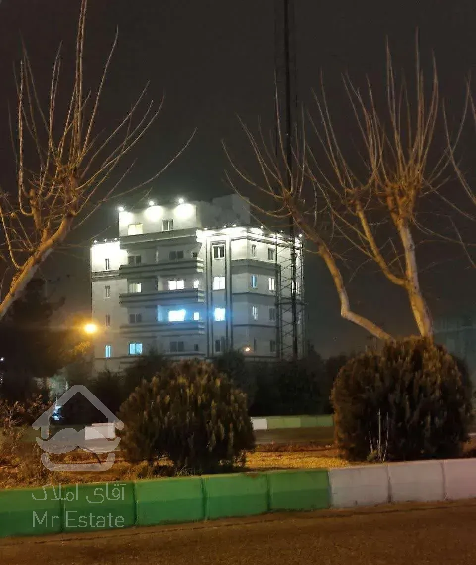 آپارتمان 143متری3خواب.معاوضه وپرداخت 3 میلیاردتومن