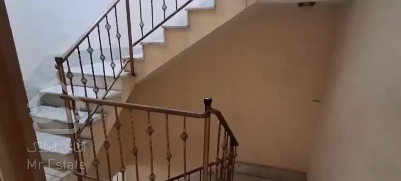 آپارتمان ۱۷۰ متر ۳ خواب                     لادن ۷