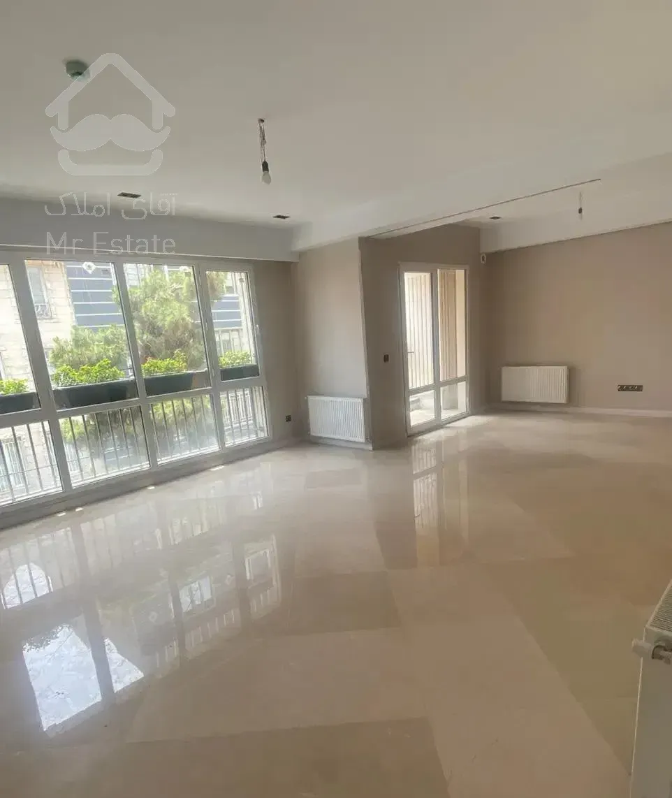 ۱۳۰متر/۳خواب/فول امکانات/۸سال/امام منتظر