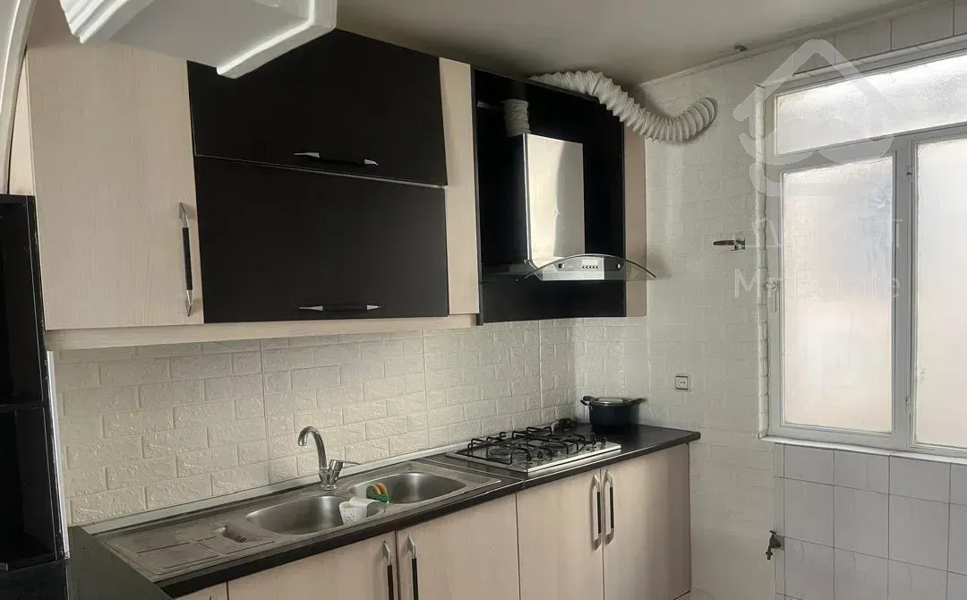 ۵۰ متر / تک واحدی / بر میدان