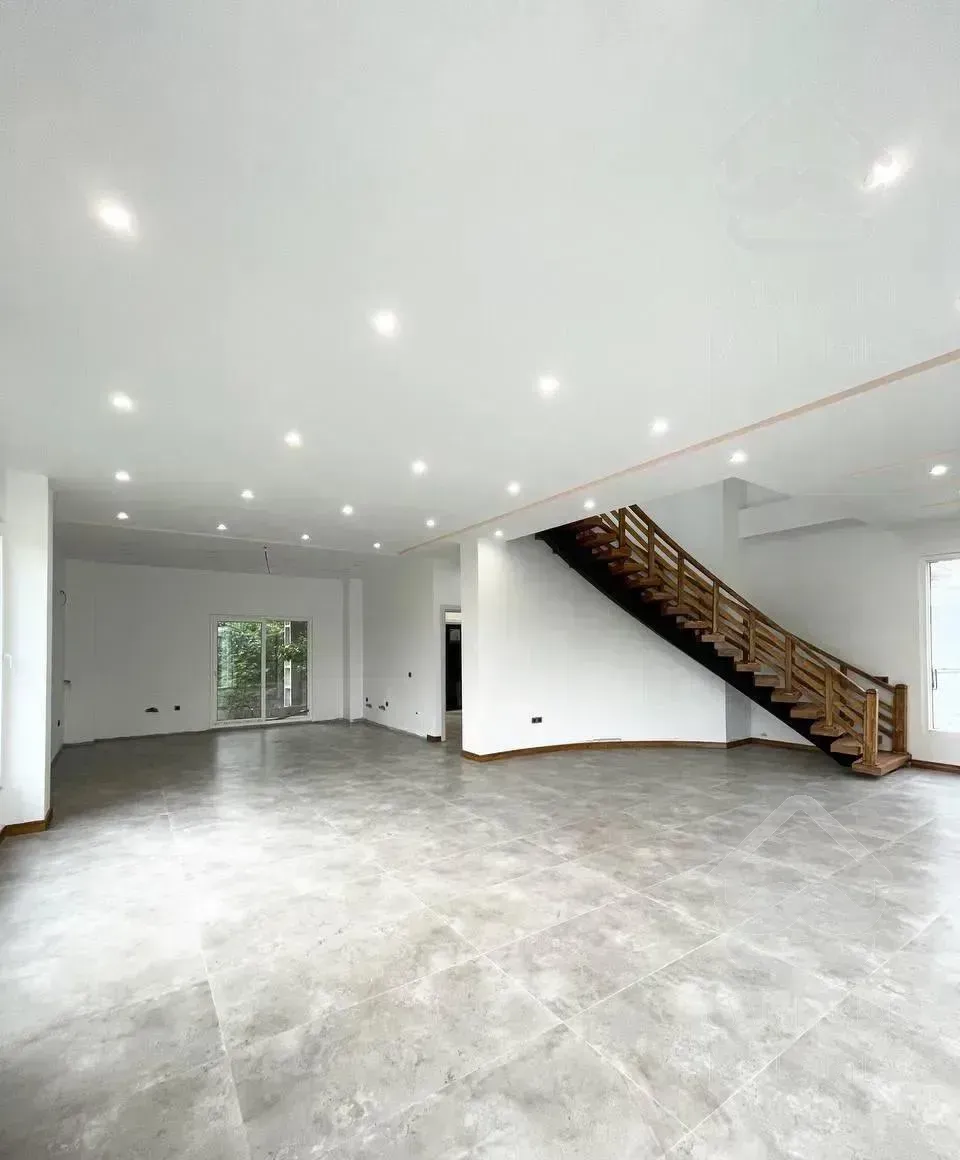 ویلا  / لوکیشن برند / شهرکی / استخر دار