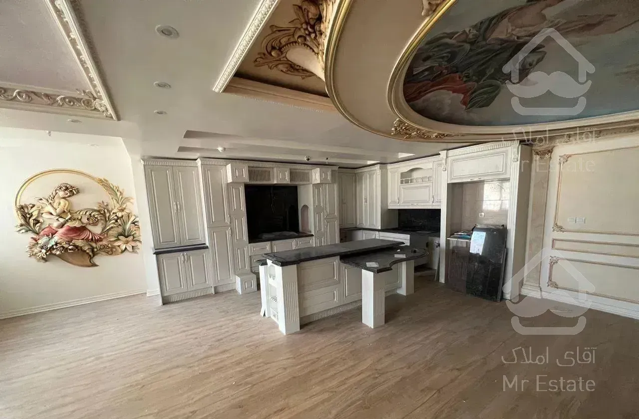 189 م / کلید نخورده / فول دیزاین /متریال اروپایی