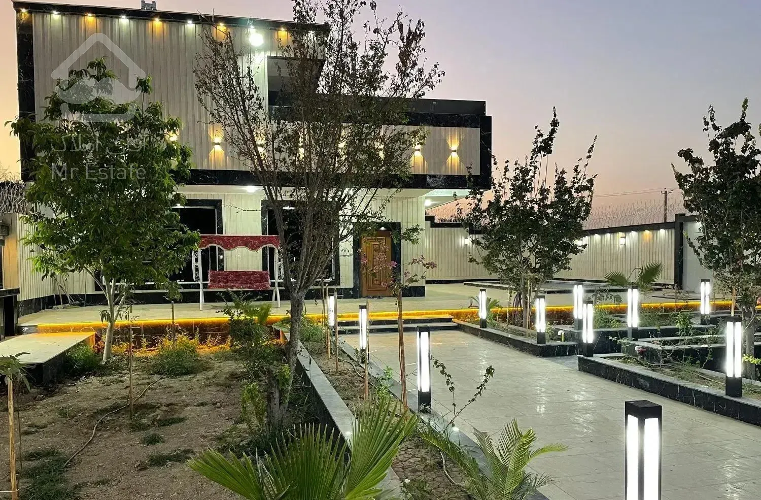 ویلای لوکس ۵۰۰متری همه چیزآماده لذت وآرامش